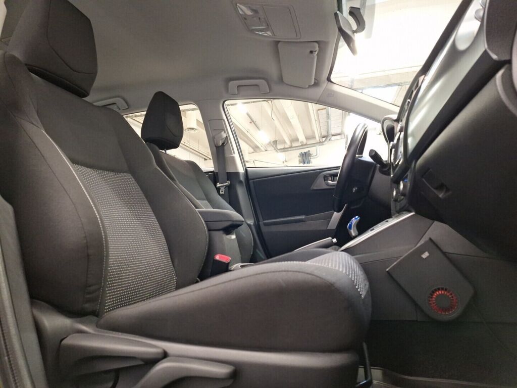 Toyota Auris 2014 Harmaa