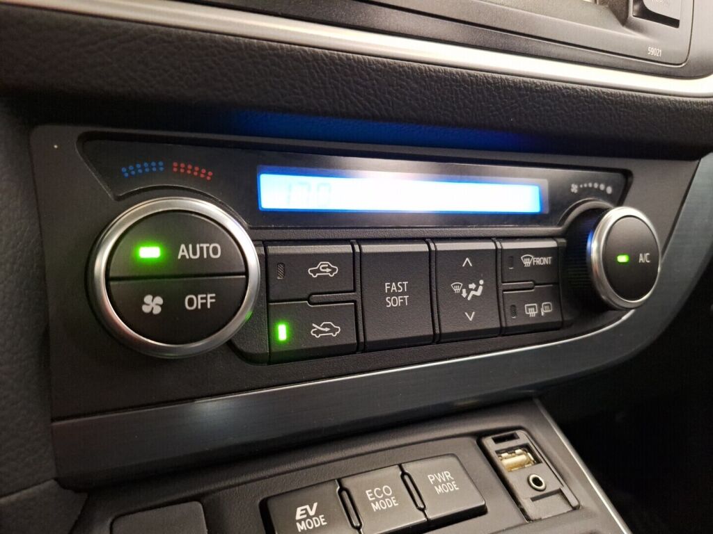 Toyota Auris 2014 Harmaa