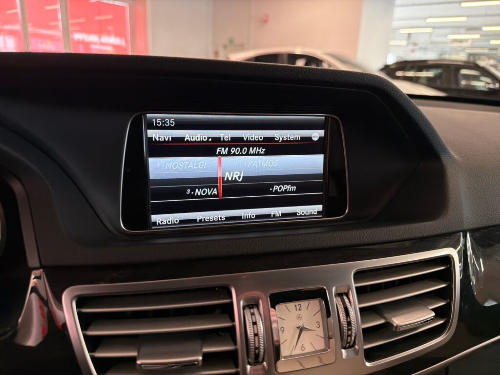 Mercedes-Benz E 2014 Musta