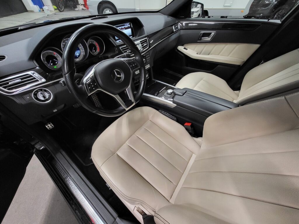 Mercedes-Benz E 2014 Musta