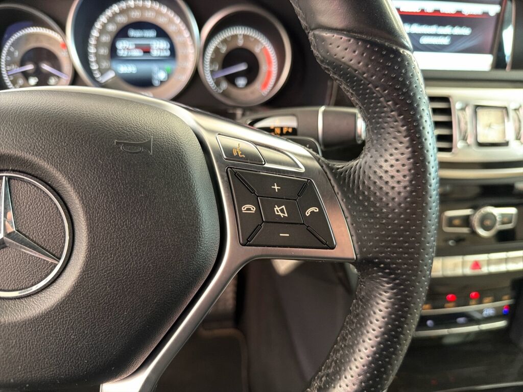 Mercedes-Benz E 2014 Musta