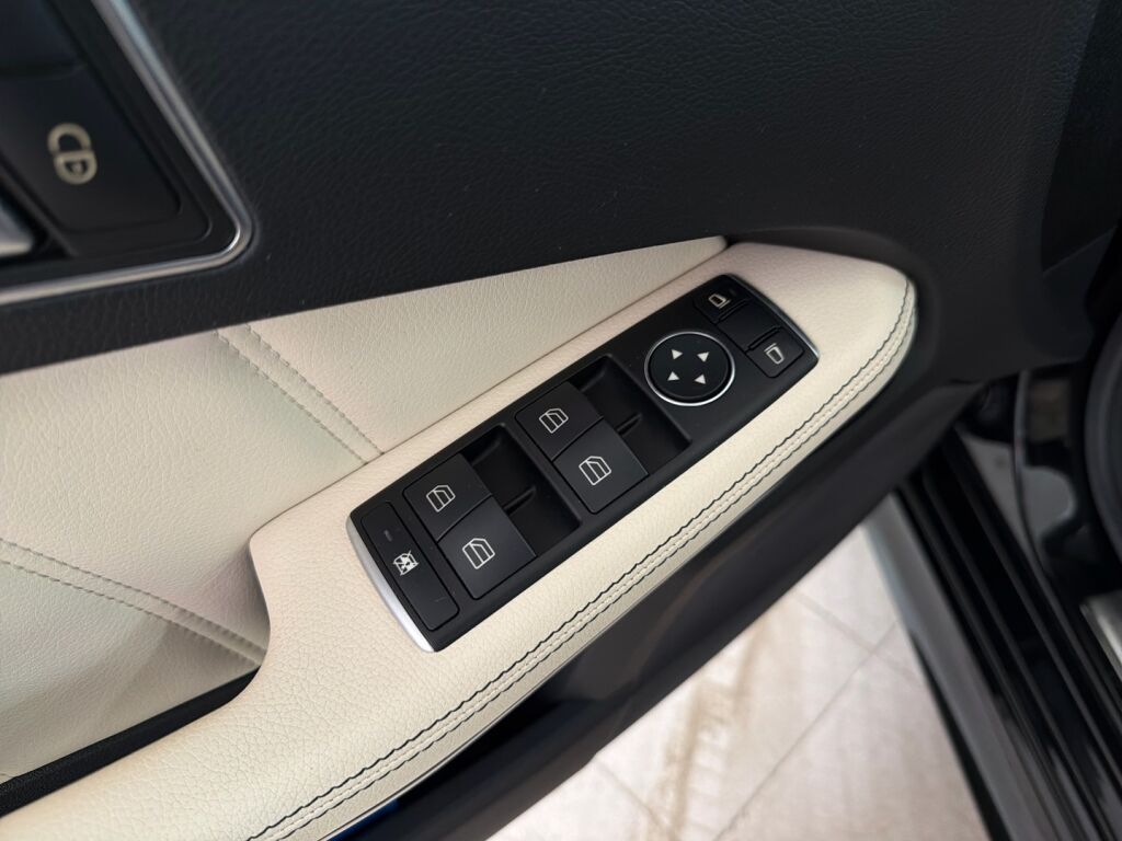 Mercedes-Benz E 2014 Musta