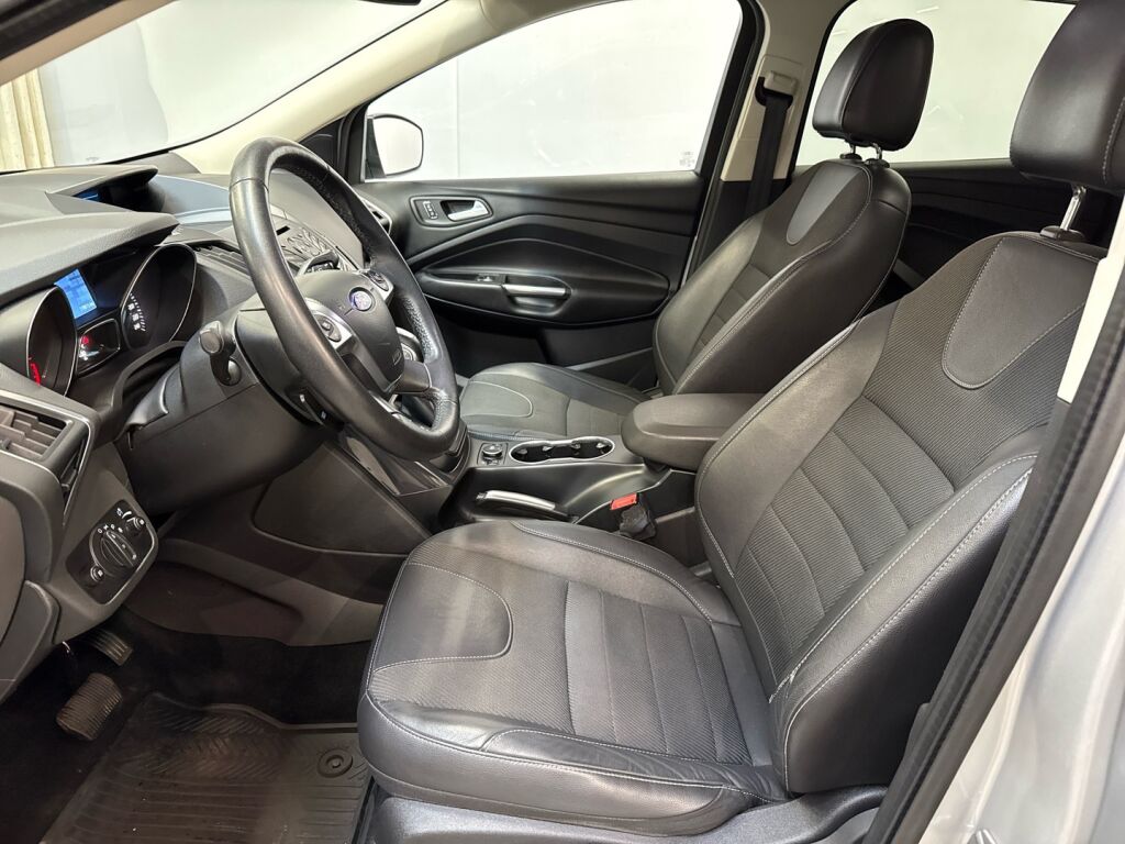 Ford Kuga 2014 Harmaa