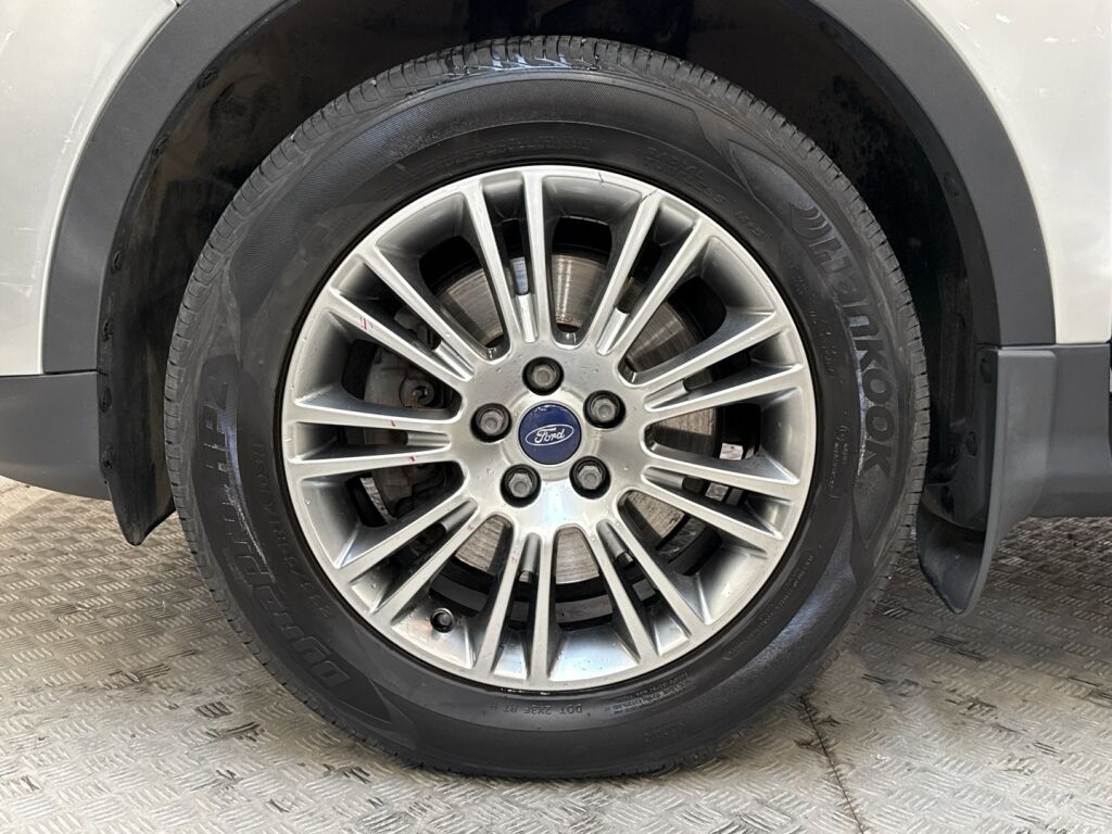 Ford Kuga 2014 Harmaa
