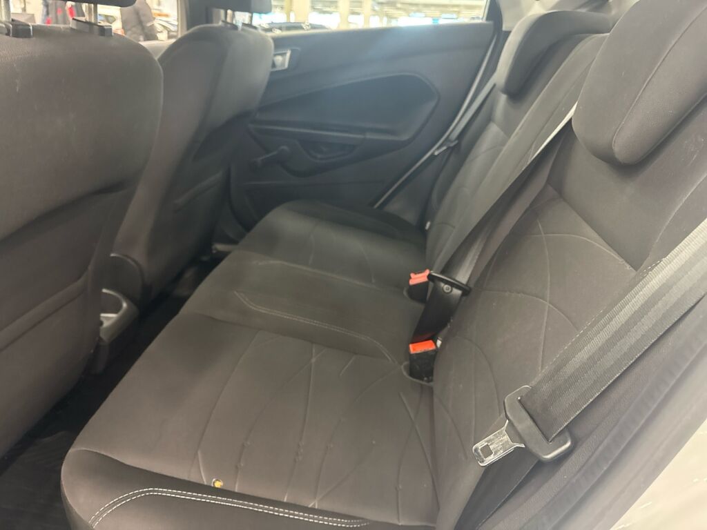 Ford Fiesta 2014 Valkoinen