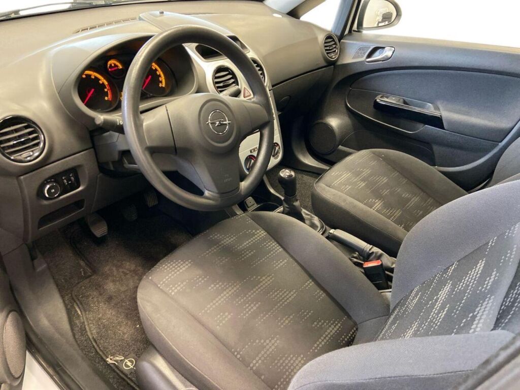 Opel Corsa 2014 Valkoinen