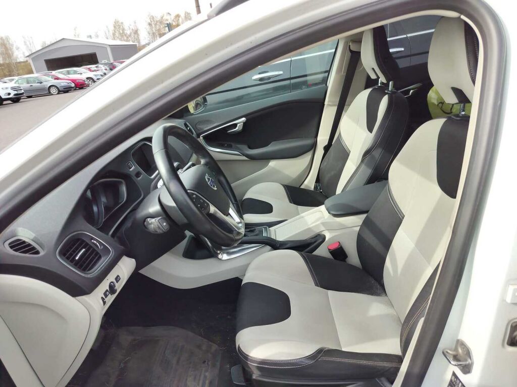 Volvo V40 Cross Country 2014 Valkoinen