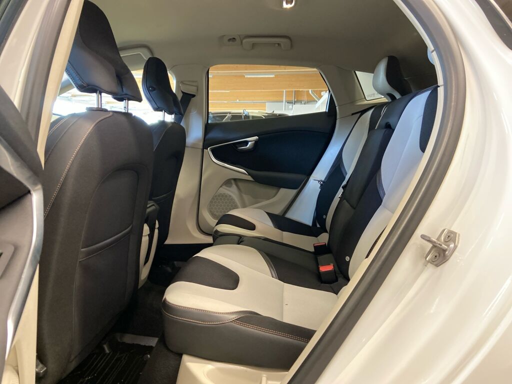 Volvo V40 Cross Country 2014 Valkoinen