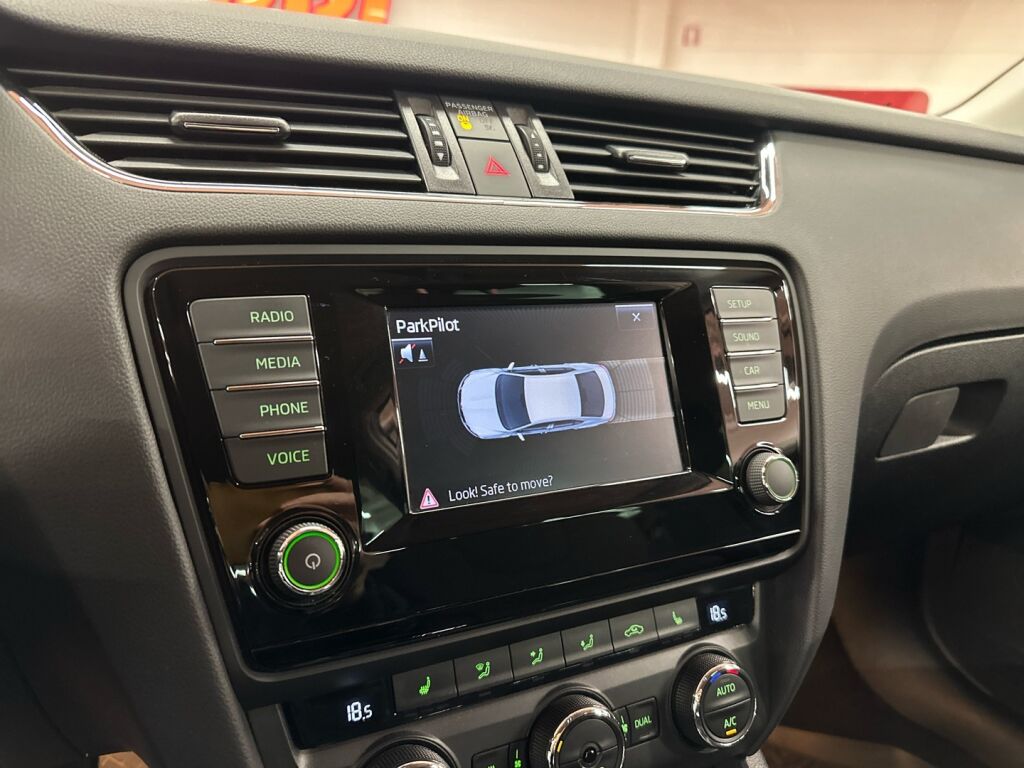 Skoda Octavia 2014 Ruskea (beige)