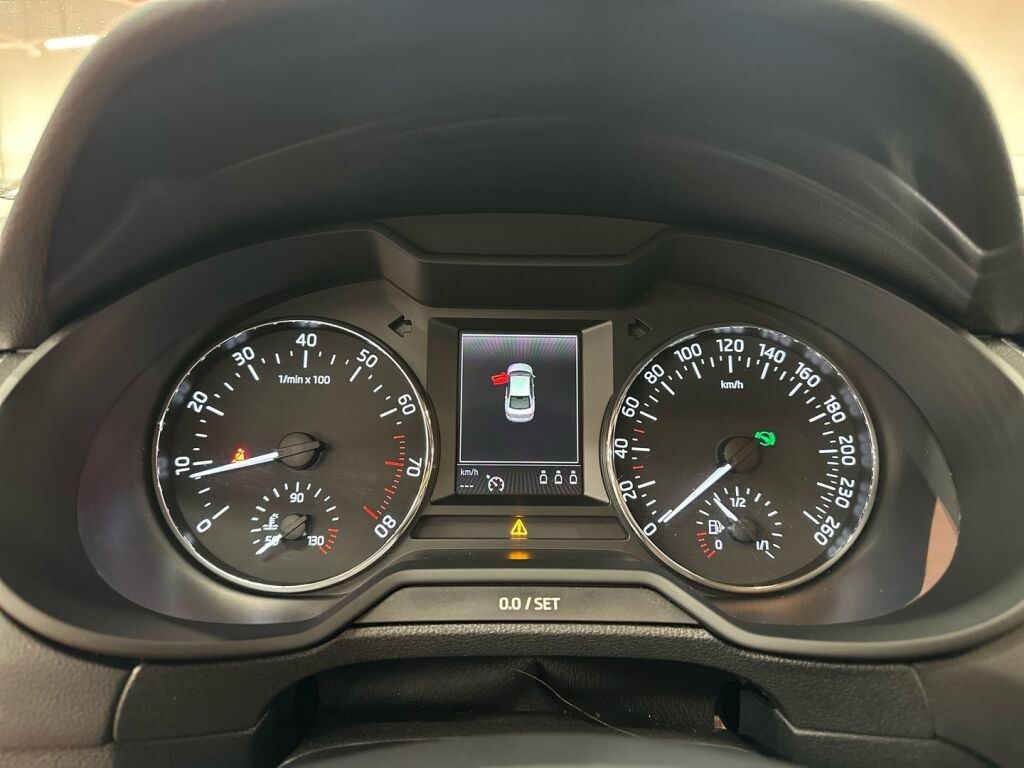 Skoda Octavia 2014 Ruskea (beige)