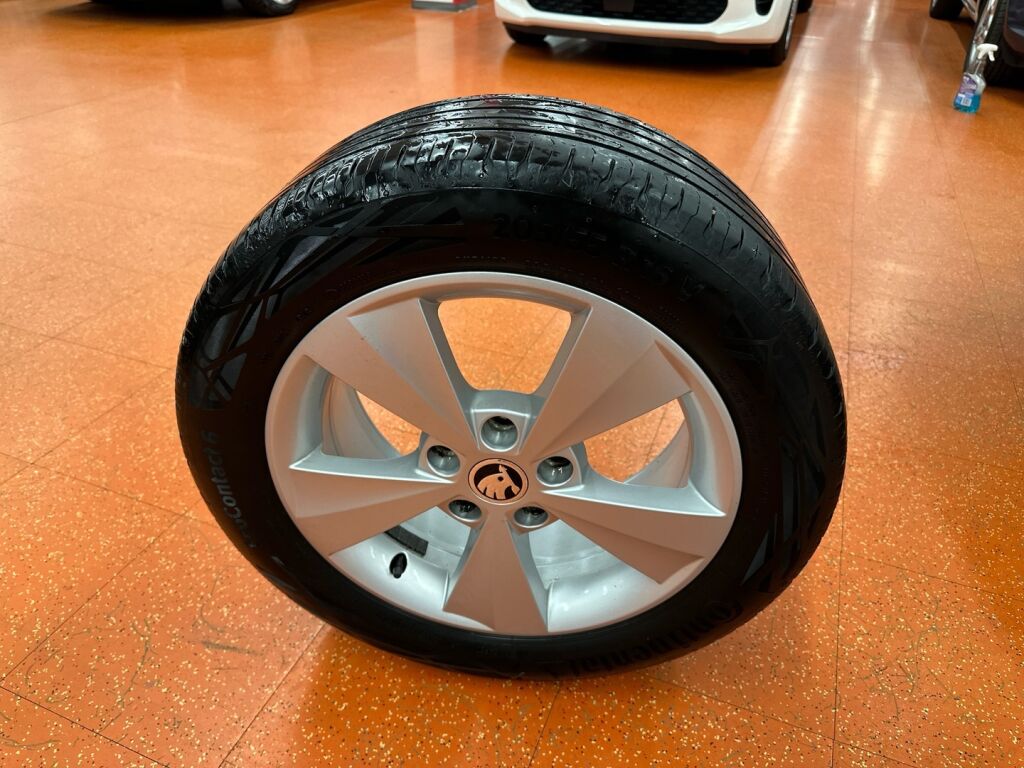 Skoda Octavia 2014 Ruskea (beige)