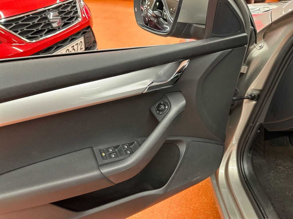 Skoda Octavia 2014 Ruskea (beige)