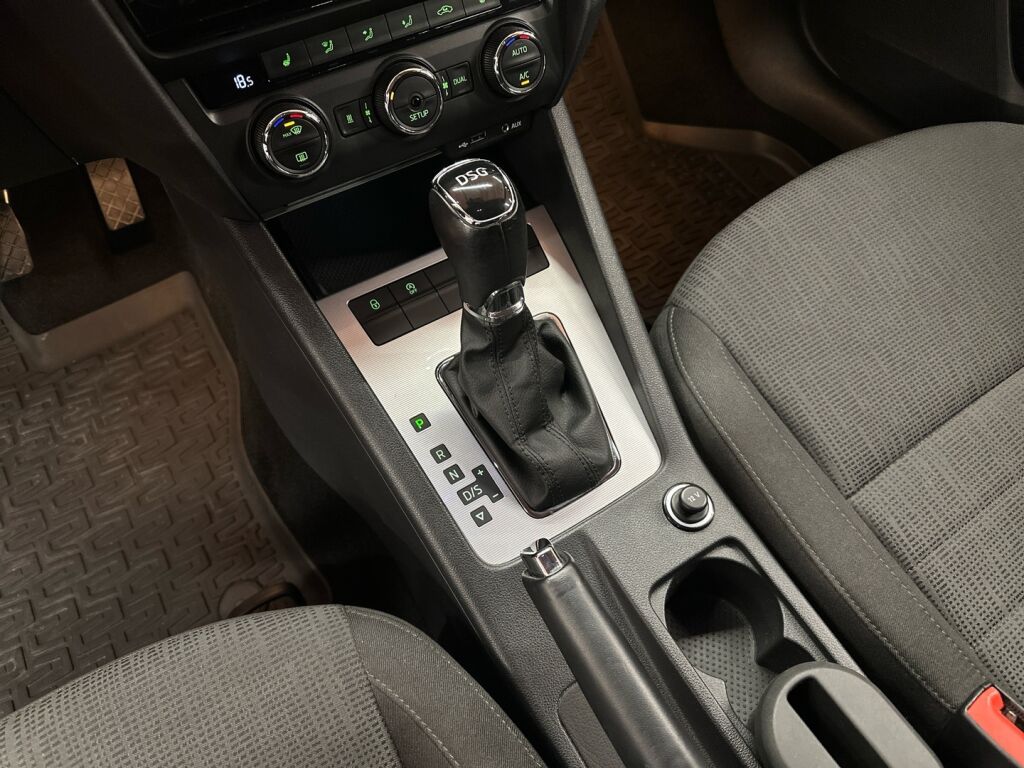 Skoda Octavia 2014 Ruskea (beige)