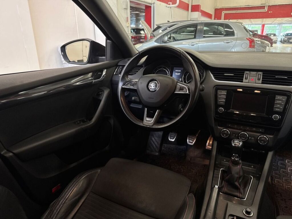Skoda Octavia 2014 Musta