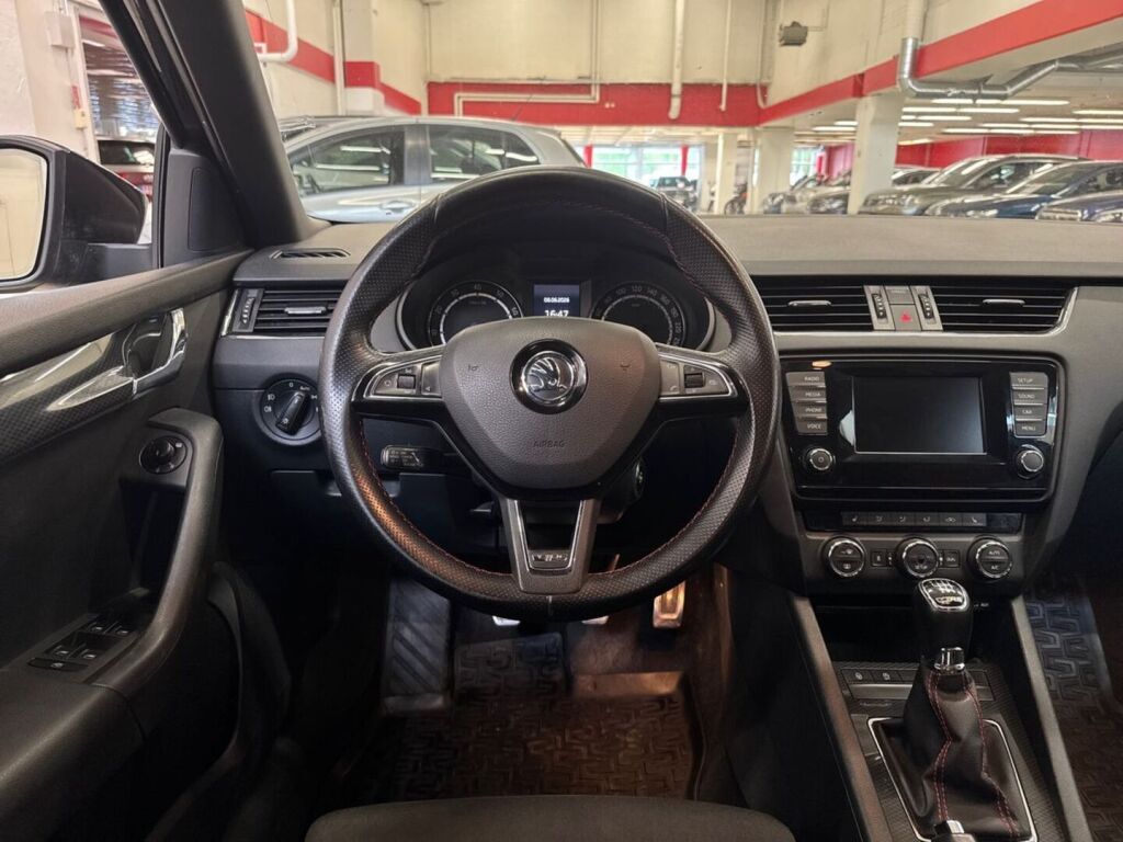 Skoda Octavia 2014 Musta