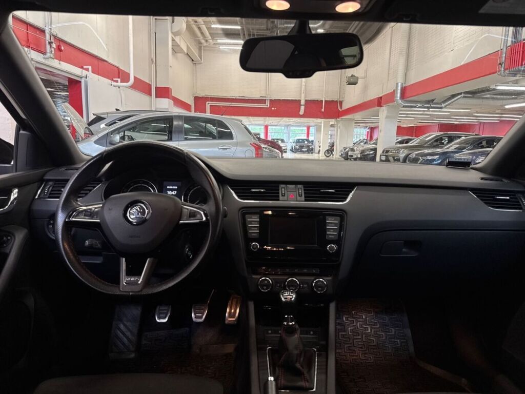 Skoda Octavia 2014 Musta