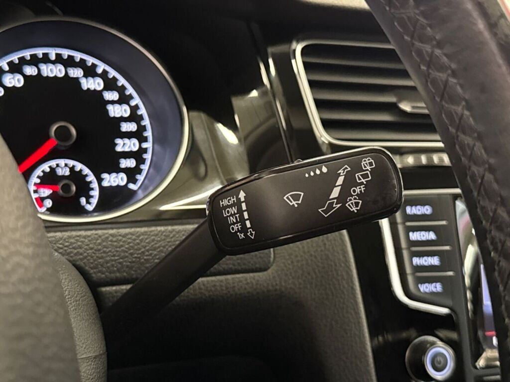 Volkswagen Golf 2014 Valkoinen