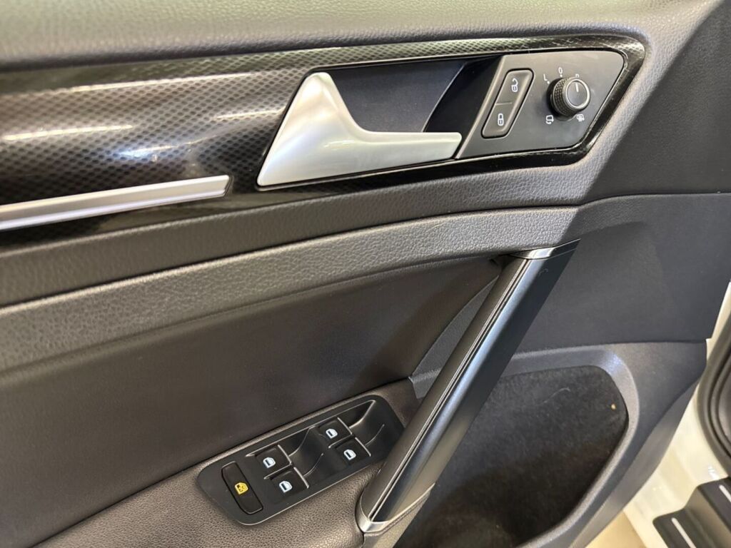 Volkswagen Golf 2014 Valkoinen