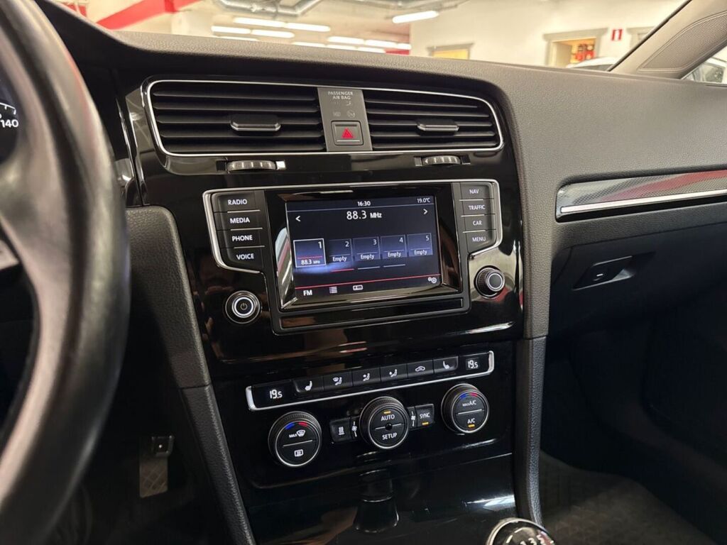 Volkswagen Golf 2014 Valkoinen
