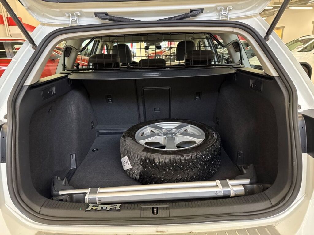 Volkswagen Golf 2014 Valkoinen
