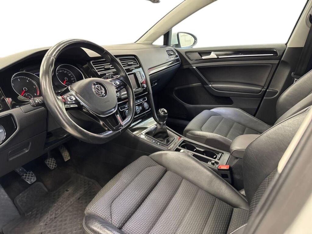 Volkswagen Golf 2014 Valkoinen