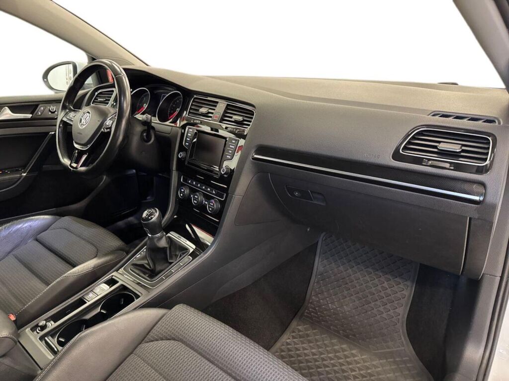 Volkswagen Golf 2014 Valkoinen