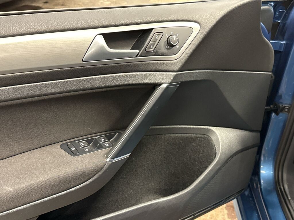 Volkswagen Golf 2014 Sininen