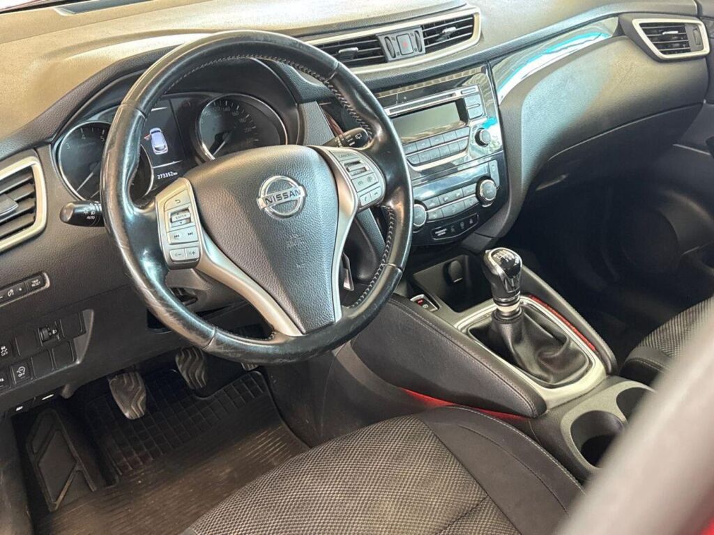 Nissan Qashqai 2014 Punainen