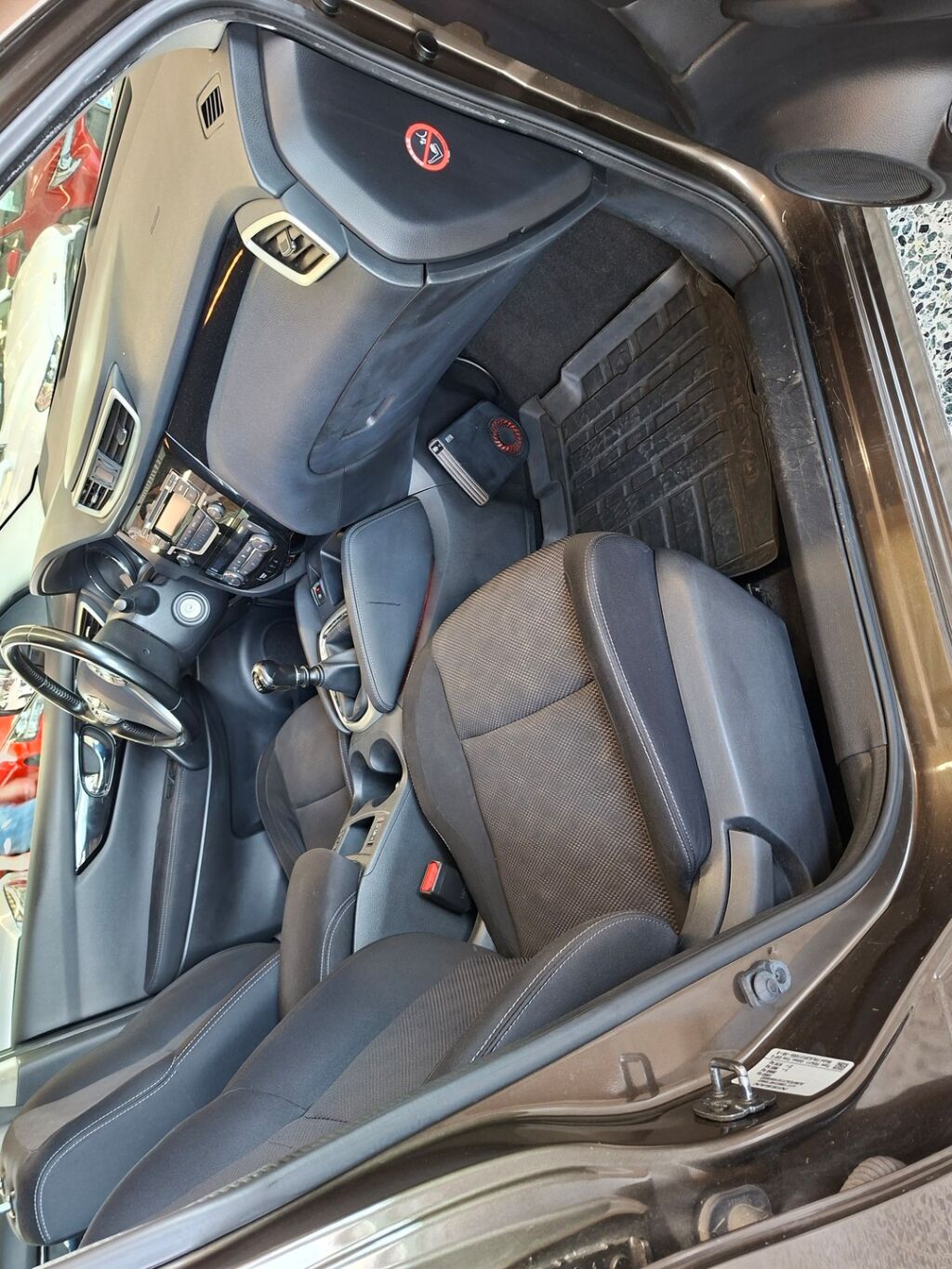 Nissan Qashqai 2014 Ruskea (beige)