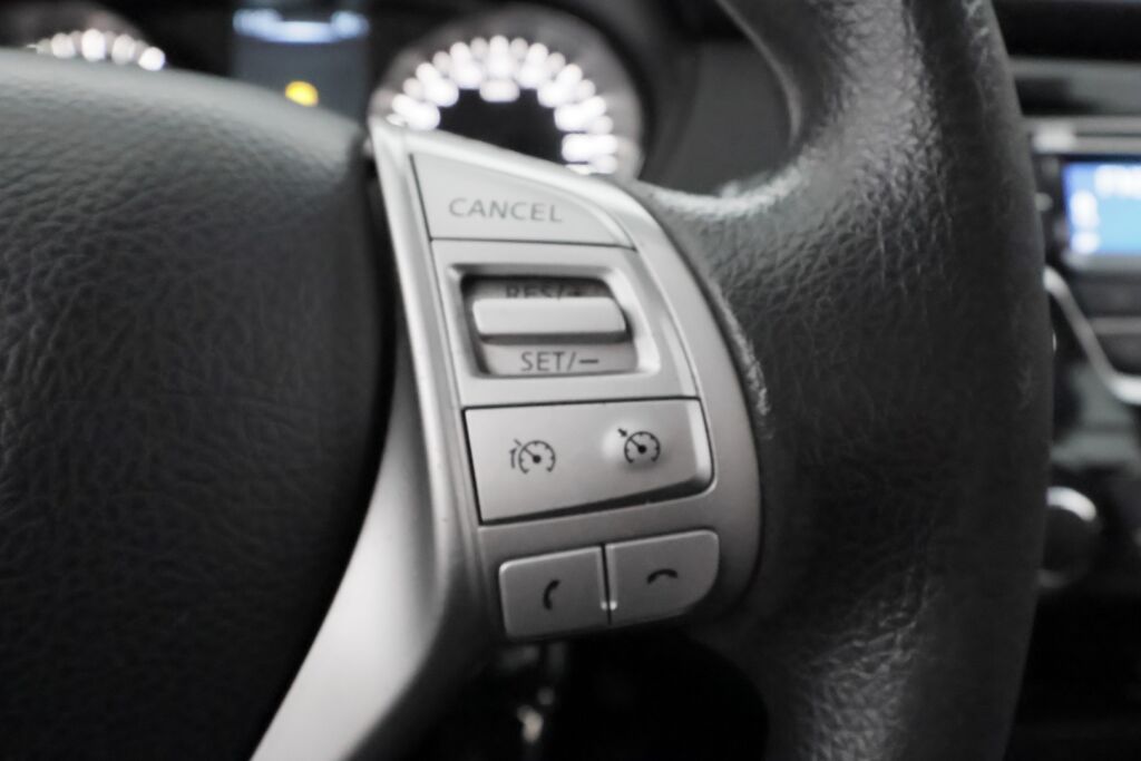 Nissan Qashqai 2014 Punainen