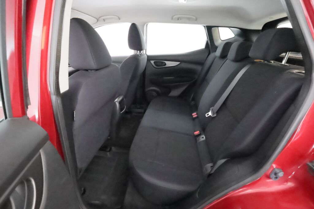 Nissan Qashqai 2014 Punainen