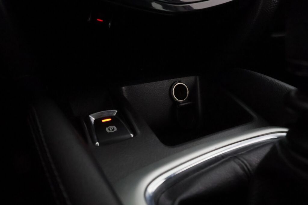 Nissan Qashqai 2014 Punainen