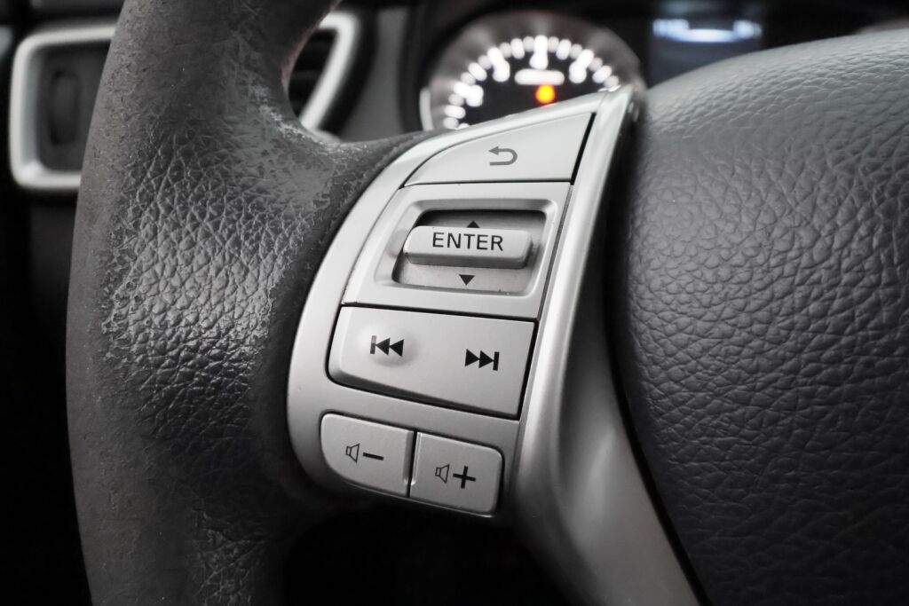 Nissan Qashqai 2014 Punainen