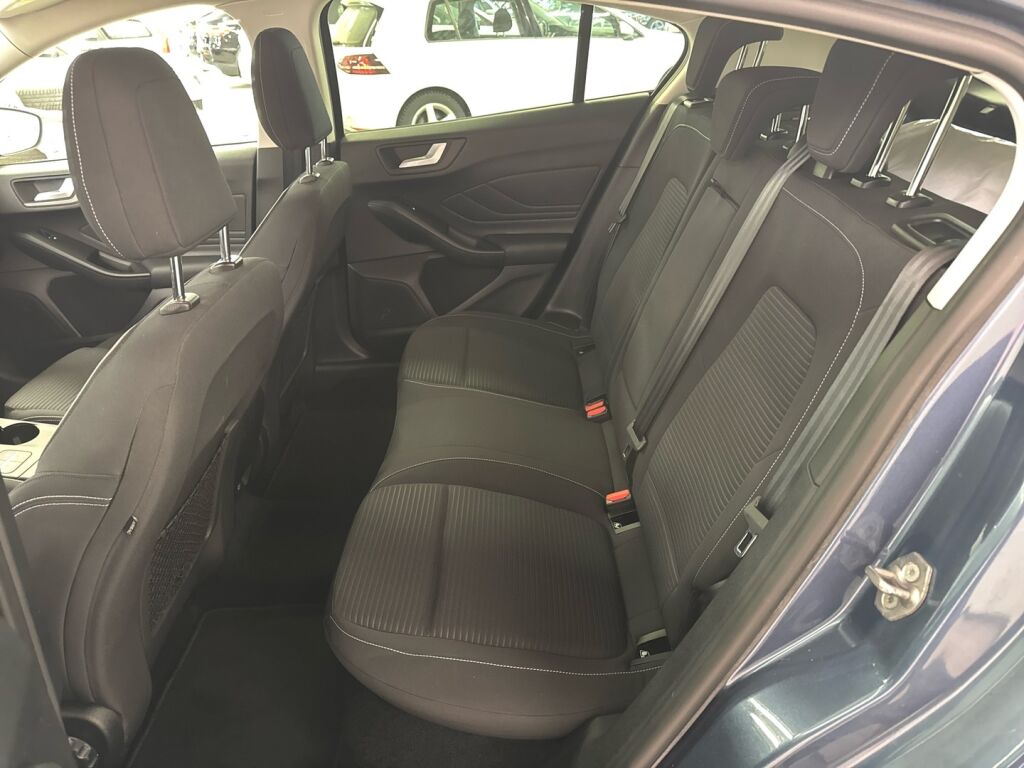 Ford Focus 2019 Sininen