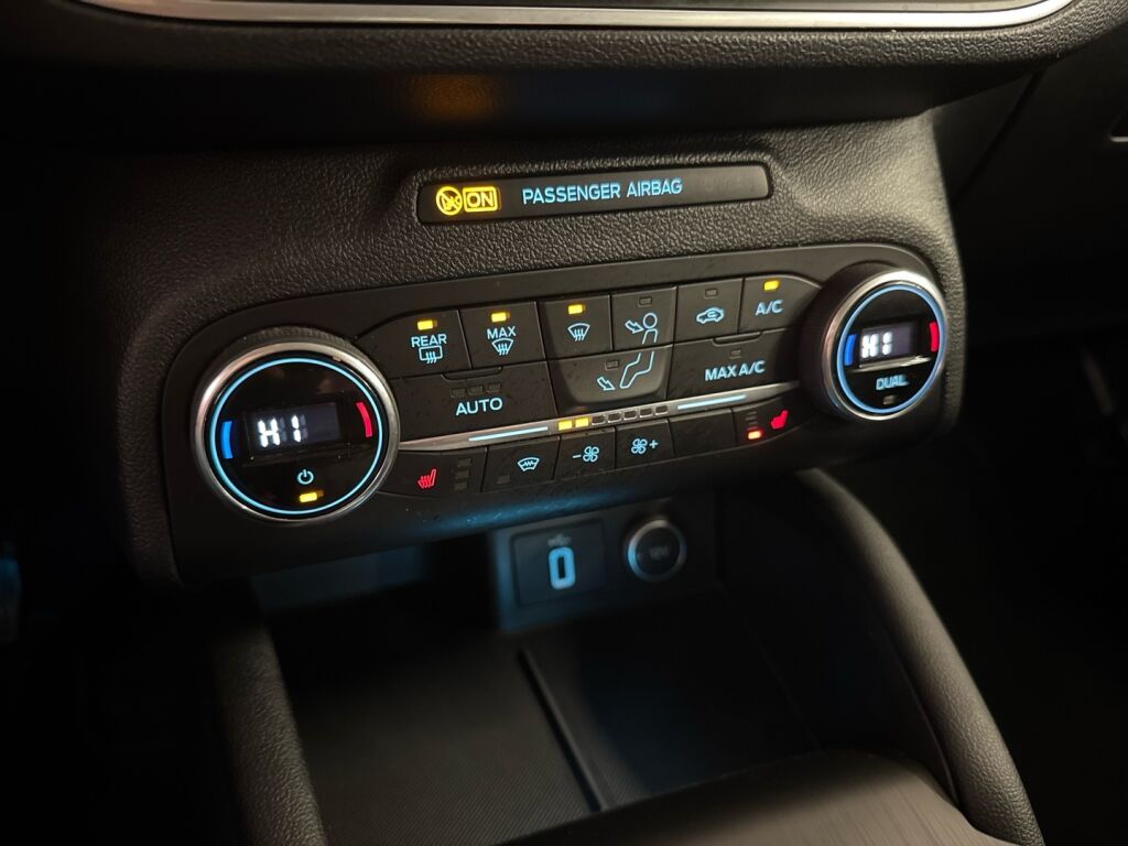 Ford Focus 2019 Sininen