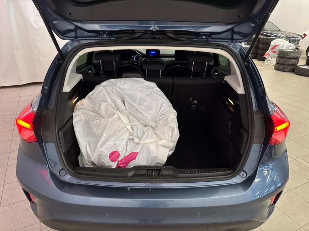 Ford Focus 2019 Sininen