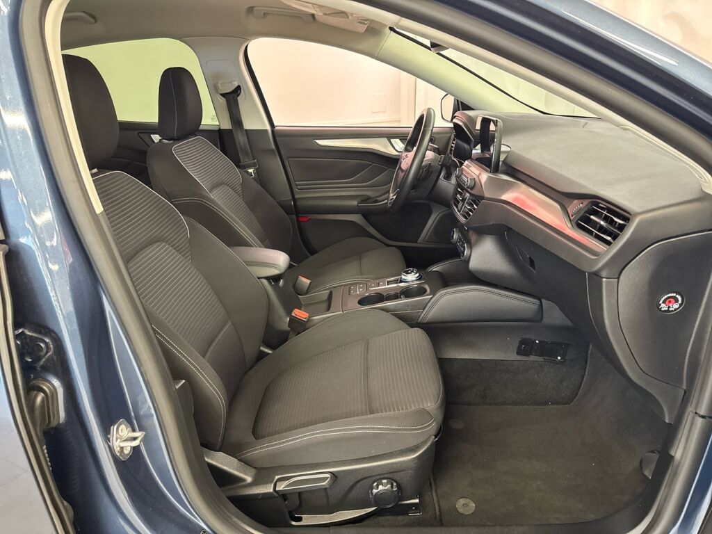 Ford Focus 2019 Sininen