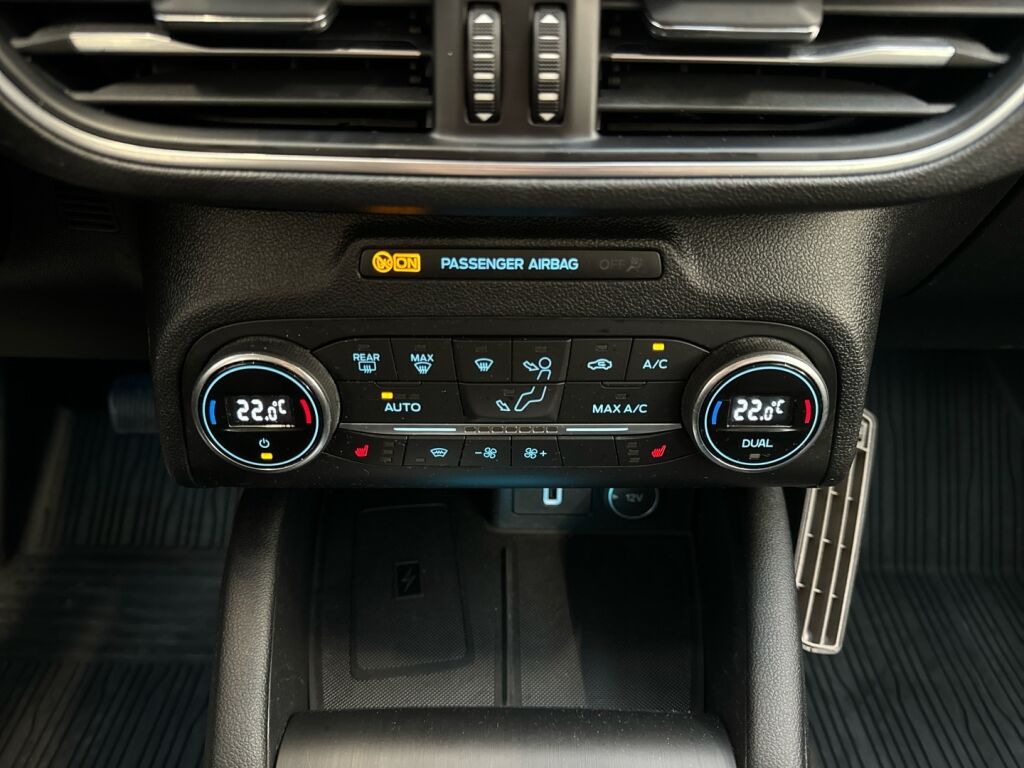 Ford Focus 2019 Sininen