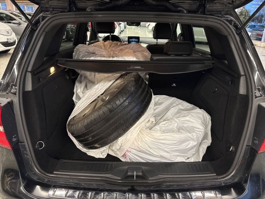 Mercedes-Benz B 2016 Musta