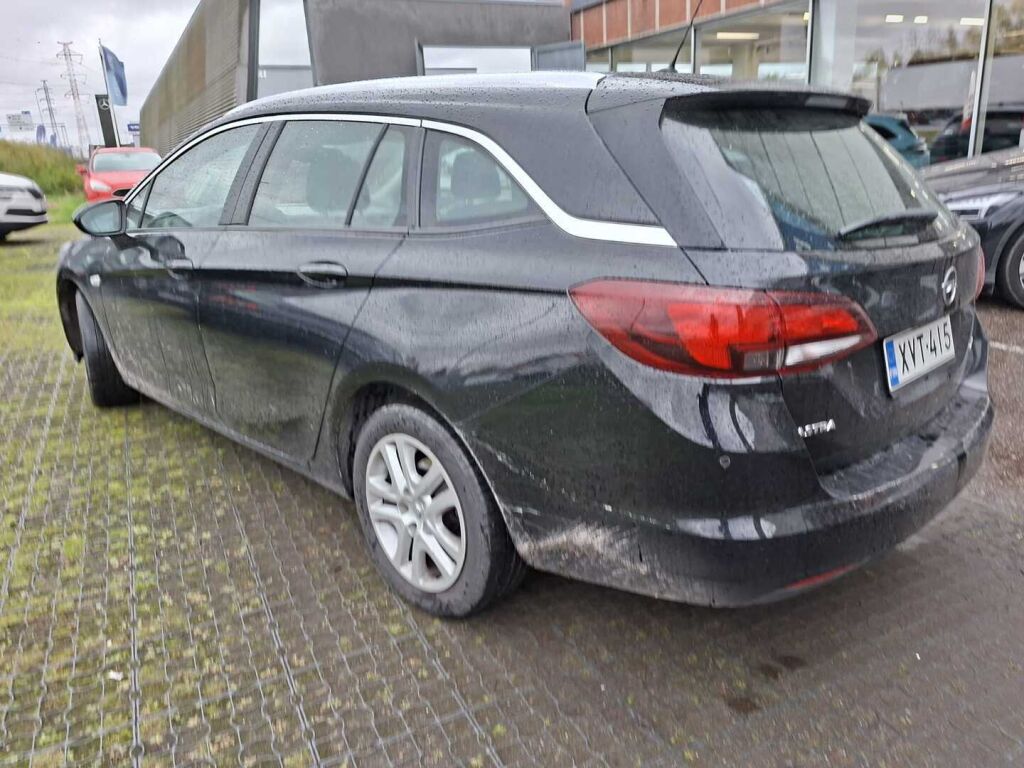Opel Astra 2019 Musta