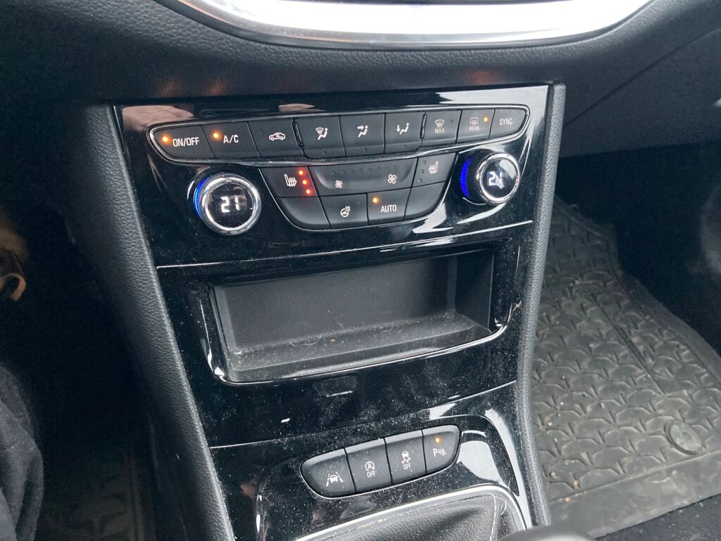 Opel Astra 2019 Metallinhohto Musta