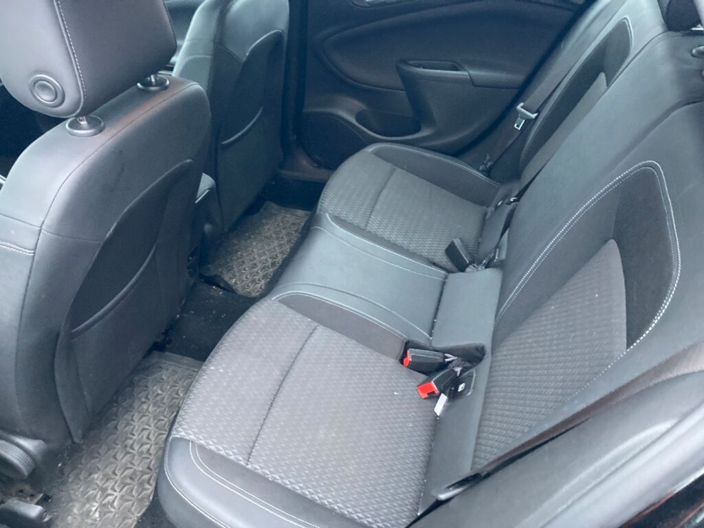 Opel Astra 2019 Metallinhohto Musta