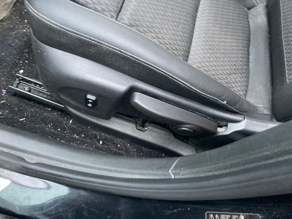 Opel Astra 2019 Metallinhohto Musta