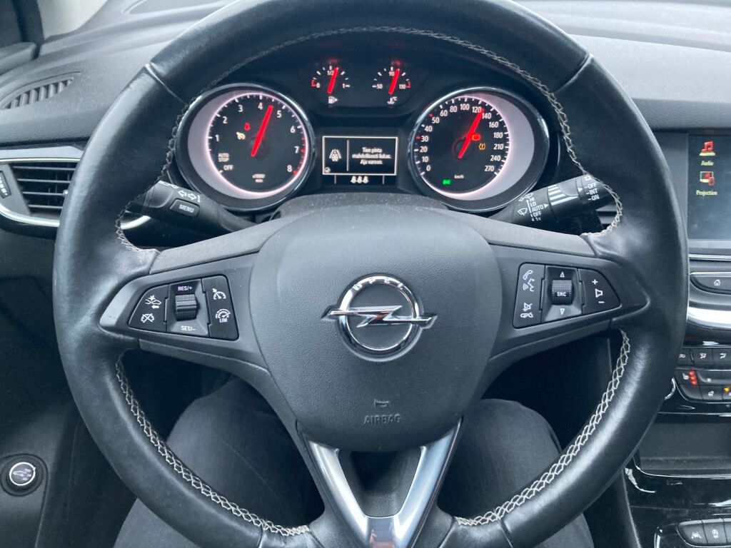 Opel Astra 2019 Metallinhohto Musta