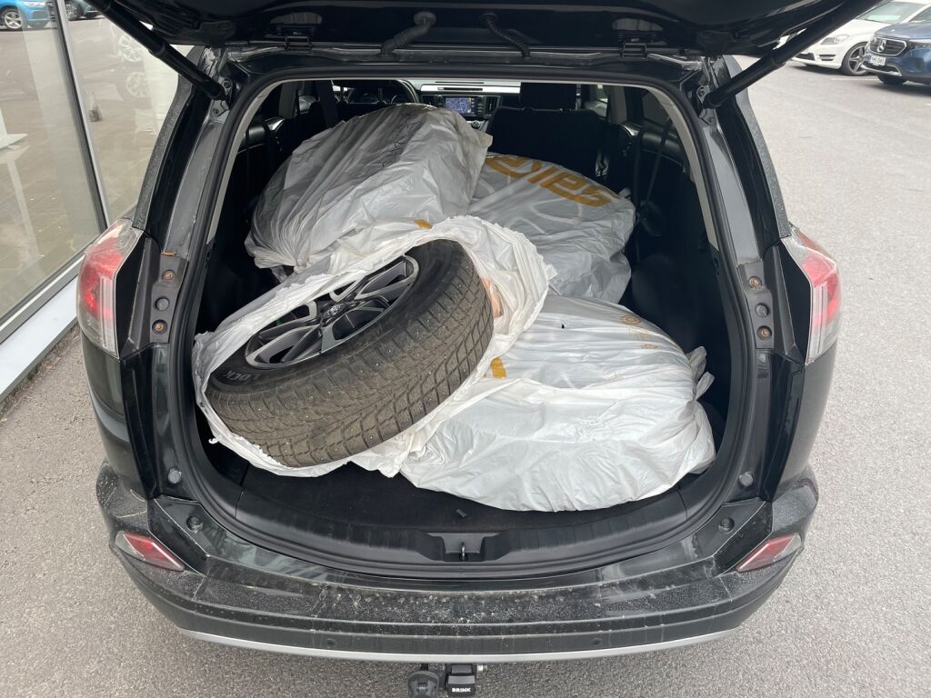 Toyota RAV4 2019 Musta