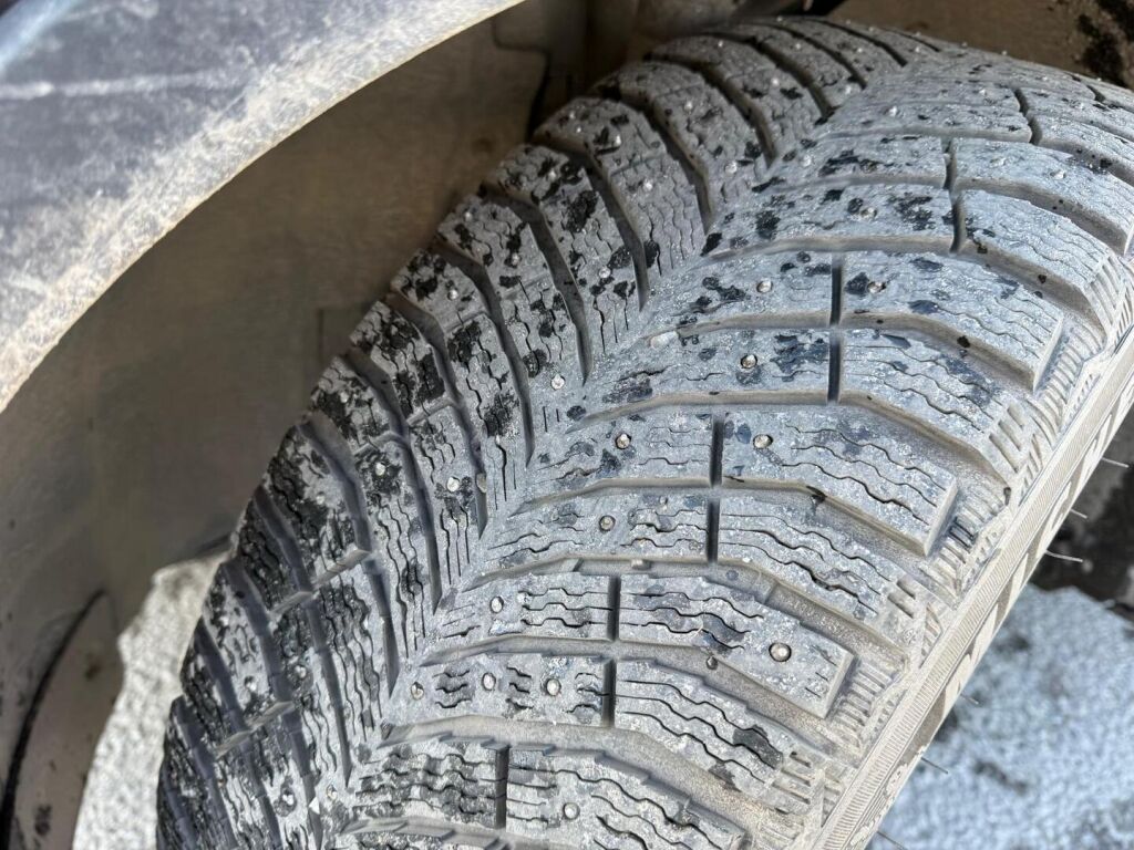 Volvo XC40 2019 Musta