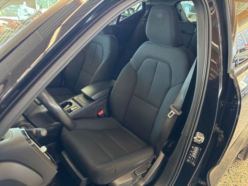 Volvo XC40 2019 Musta