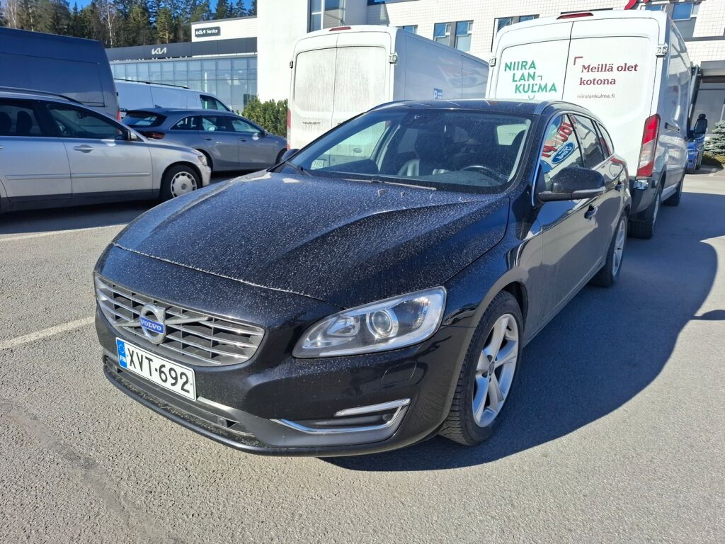 Volvo V60 2014 Musta