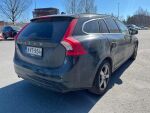 Volvo V60 2015 Musta