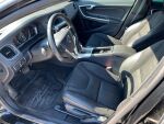 Volvo V60 2015 Musta